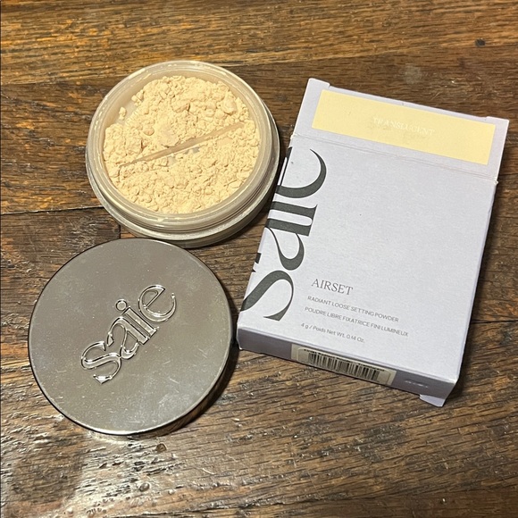 ❄️💜Saie Translucent Setting Powder - Picture 4 of 10